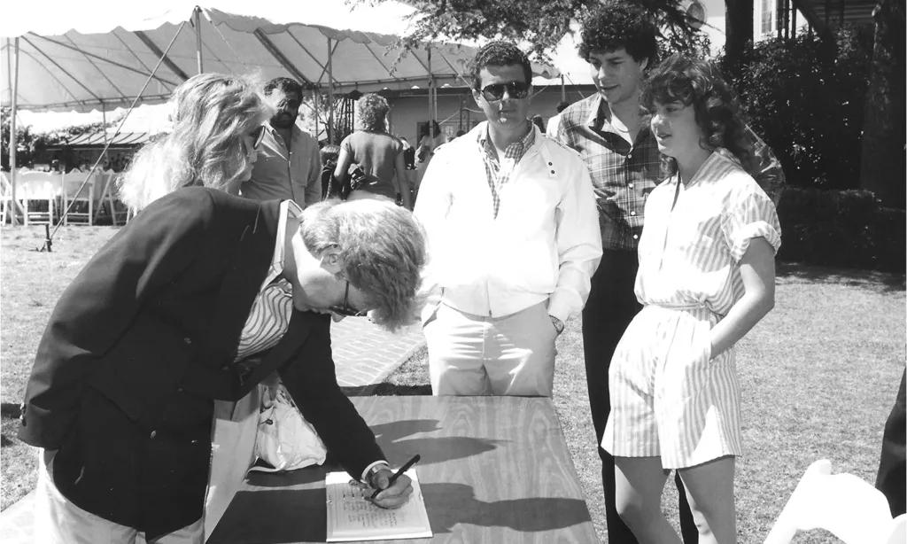 湖人老板珍妮·巴斯谈詹姆斯,湖人队75周年宣传珍妮巴斯