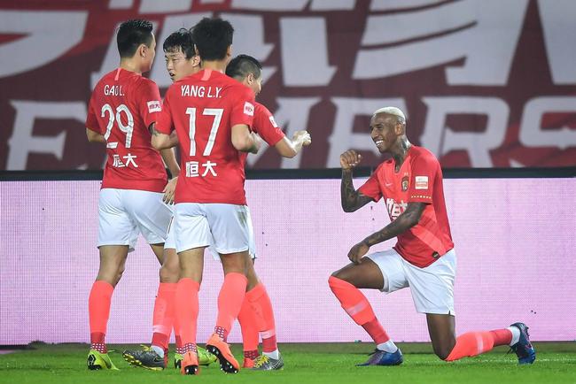 鲁能单赛季被双杀，输给恒大可以理解，贵州恒丰、大连一方呢？