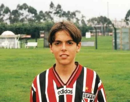 c罗和梅西对战外星人,c罗梅西大战外星人是什么电影