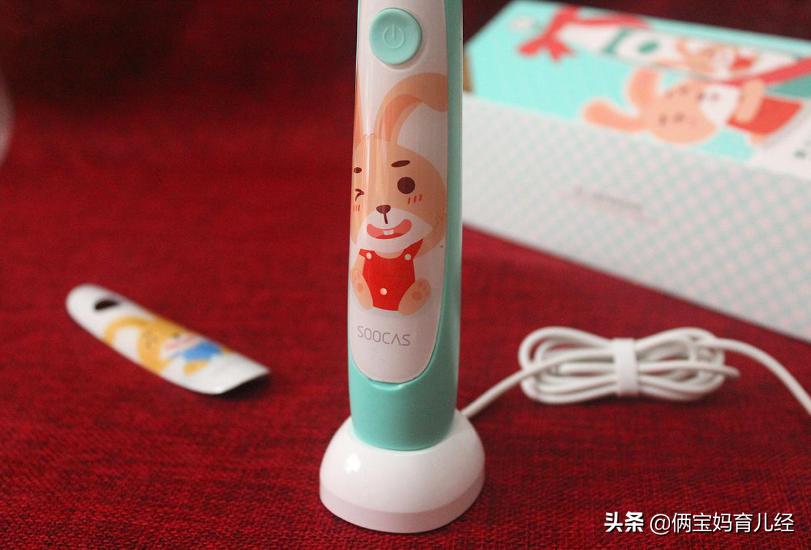 电动牙刷刷牙正确使用方法图解,电动牙刷刷牙的正确方法视频教程