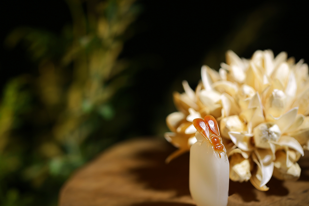 孤品和田玉雕,和田玉雕刻小蜜蜂