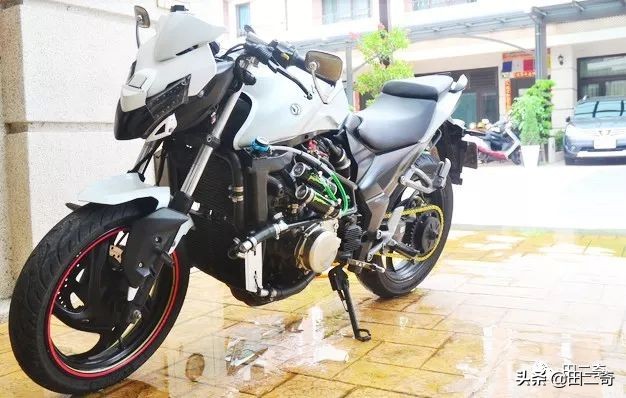 19款SYM新车发布，搭载ZXR400引擎，超炫涡*大轮**灯指纹启动