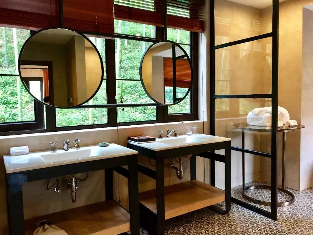 莫干山网红儿童旋转滑梯民宿,莫干山新晋森林亲子民宿无边泳池