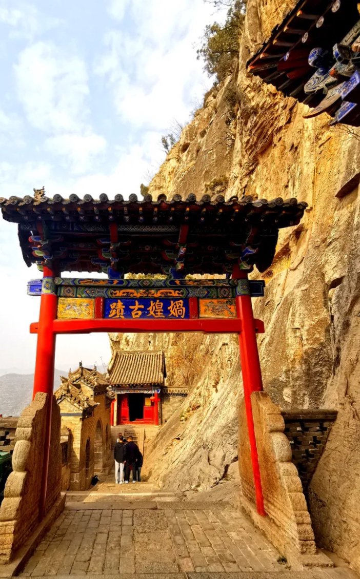 娲皇宫吊庙,娲皇宫为啥叫活楼吊庙