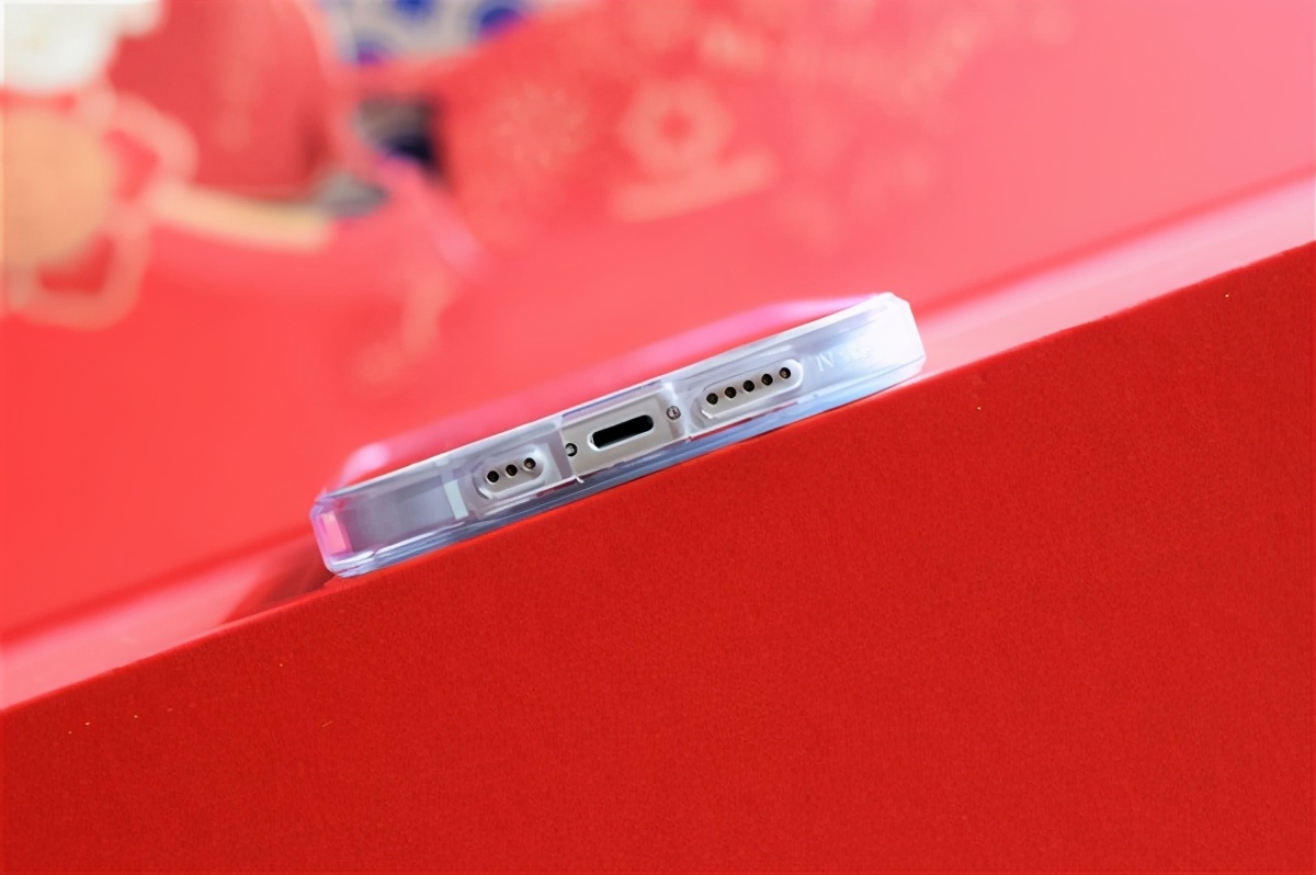 iphone12pro皮革保护套,iphone12或将搭配新保护壳