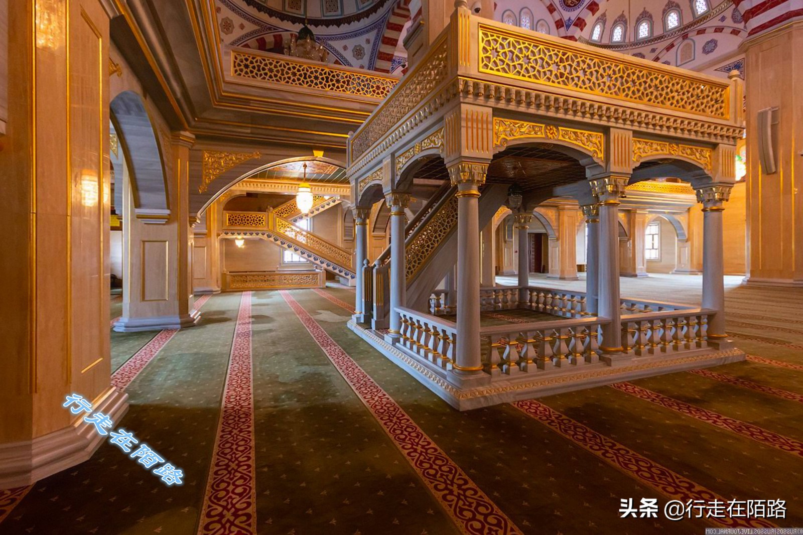 世俗化的车臣穆斯林：不戴头巾还能喝酒，交警都要配AK47