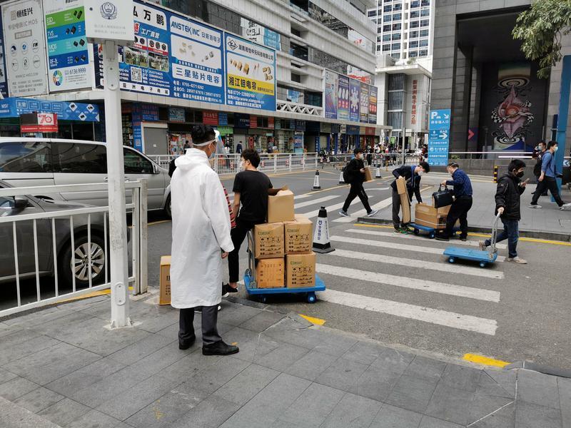 白天的华强北,华强北落幕