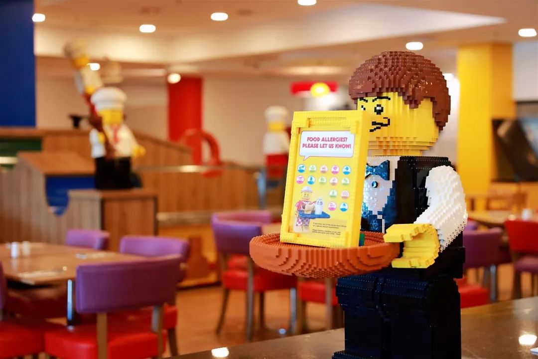 整个房间全拼上乐高是什么感受,现实中的乐高世界