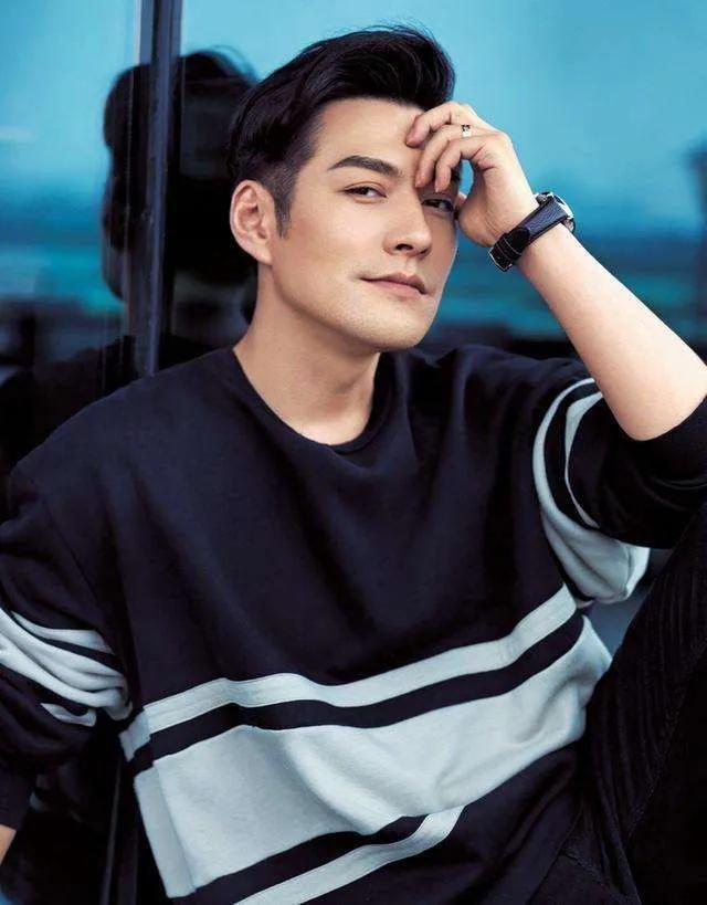 天生“花心脸”，痞帅不油腻，这6位自带坏男生魅力，不耍帅也酷