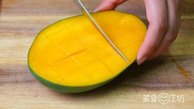 用盒装酸奶自制酸奶的家常做法,自制酸奶放水果的家常做法