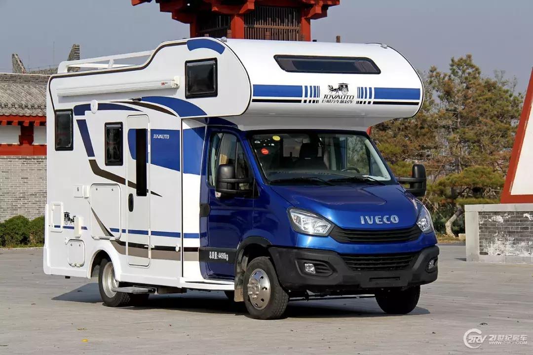 奔驰阿瑞斯4x4房车自动挡,巨威房车阿瑞斯5600