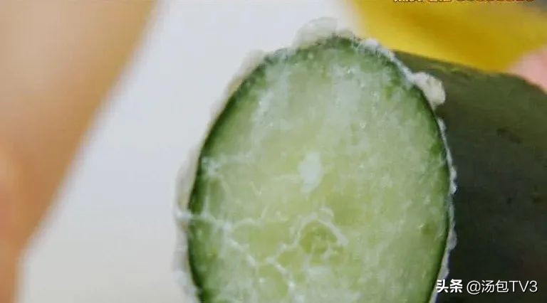 给黄瓜“挤奶”后有甜味？真相来了