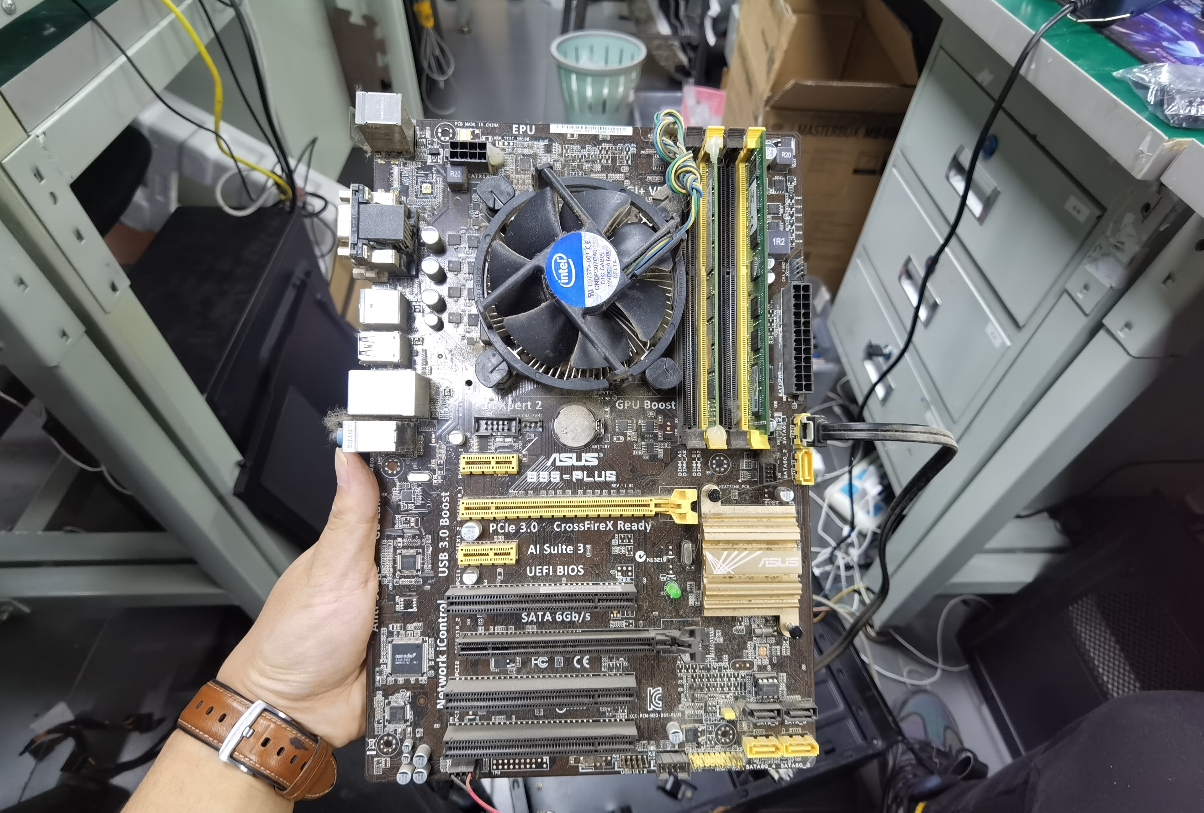 品牌老机箱能装新主板吗,电脑小白怎么重装系统win7