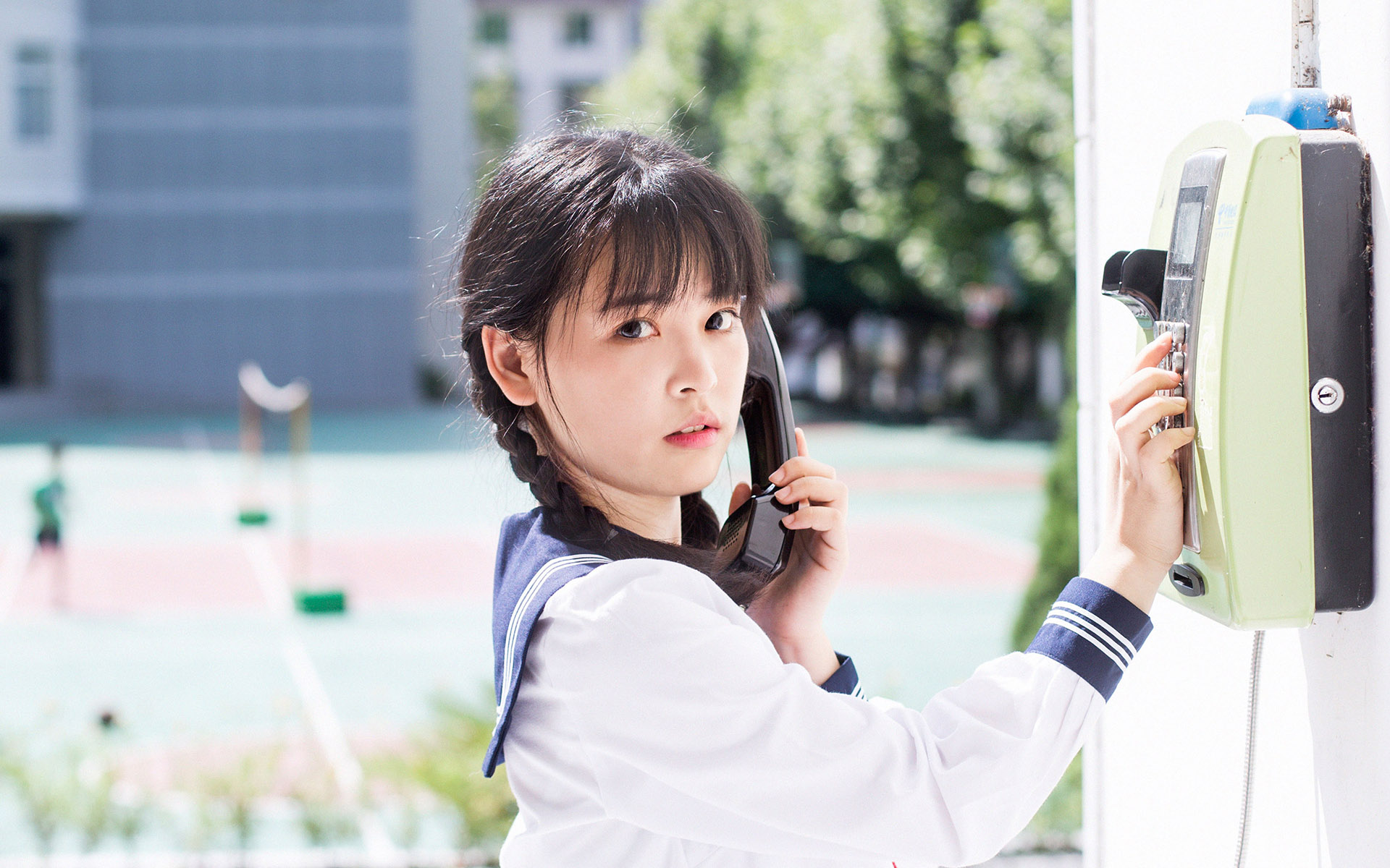 男人说忙不主动联系你还说要理解,男人总说忙不联系女人是什么意思