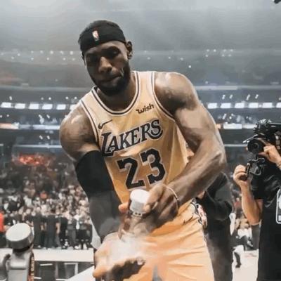 小皇帝詹姆斯十佳球,小皇帝詹姆斯全名