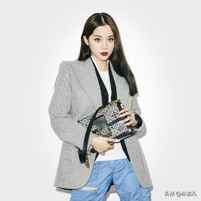 周冬雨短发发型卷发教程,杨幂周冬雨发型美呆了