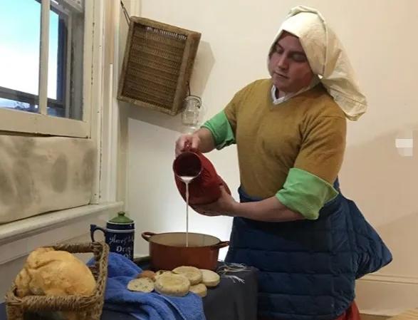 世界名画人物模仿搞笑,外国人恶搞画作