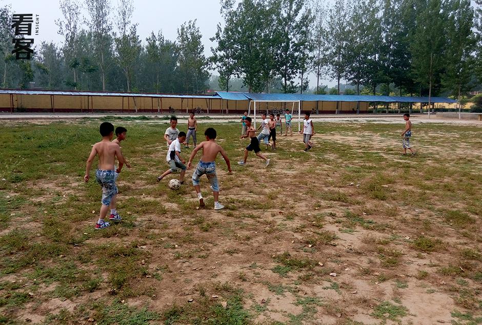 这支秘密发展的乡村足球队，拼命的令人肃然起敬