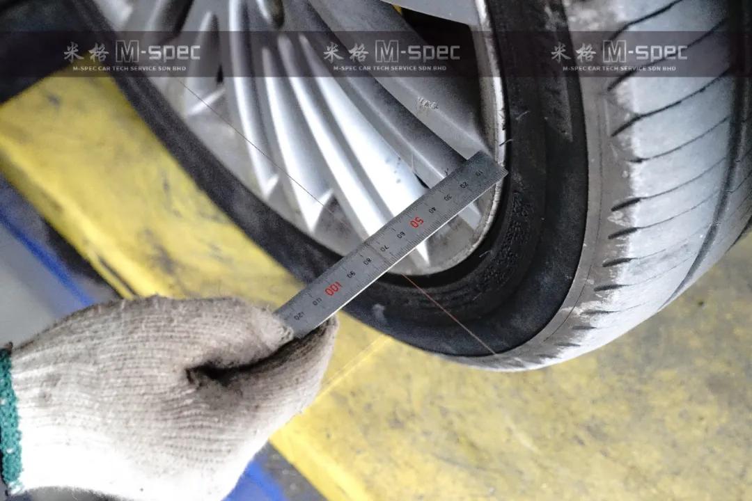 大众迈腾换完避震前后对比效果,迈腾改koni变色龙避震使用感受