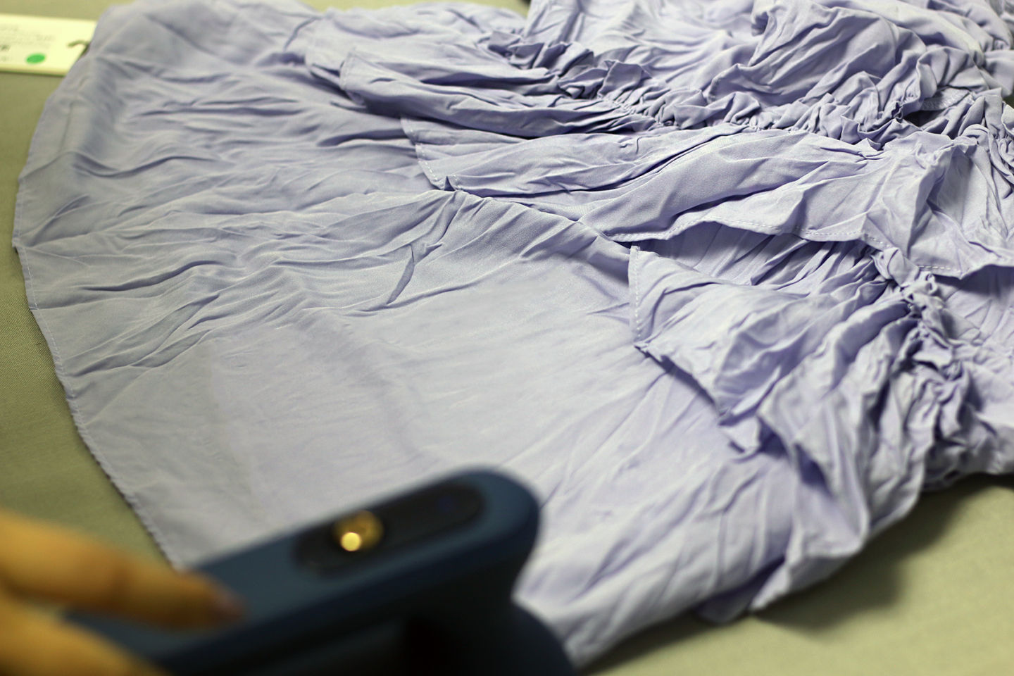 抚平褶皱精致生活——舒乐氏手持挂烫机体验