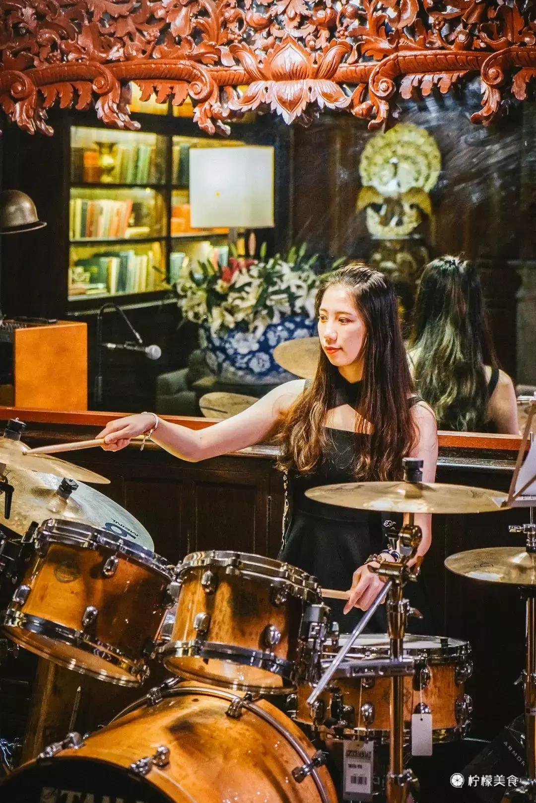 深圳藏在巷子里的酒馆清吧,藏在深圳闹市里的复古小酒馆