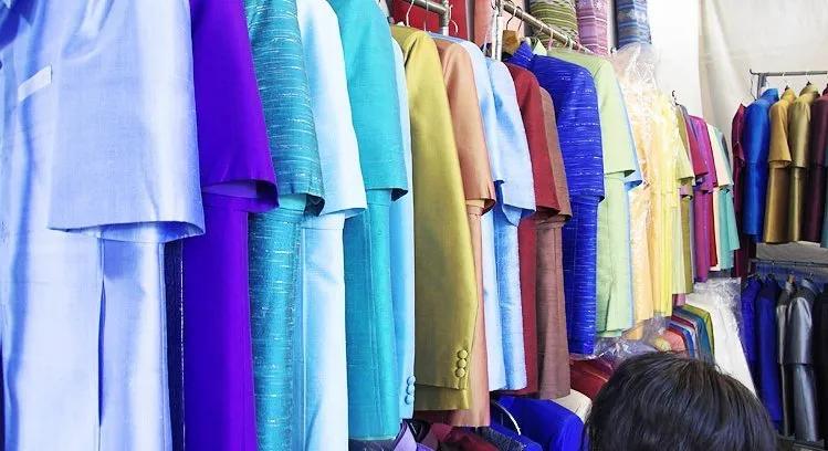 为什么泰国人要穿粉红色,去泰国为什么要穿红色衣服