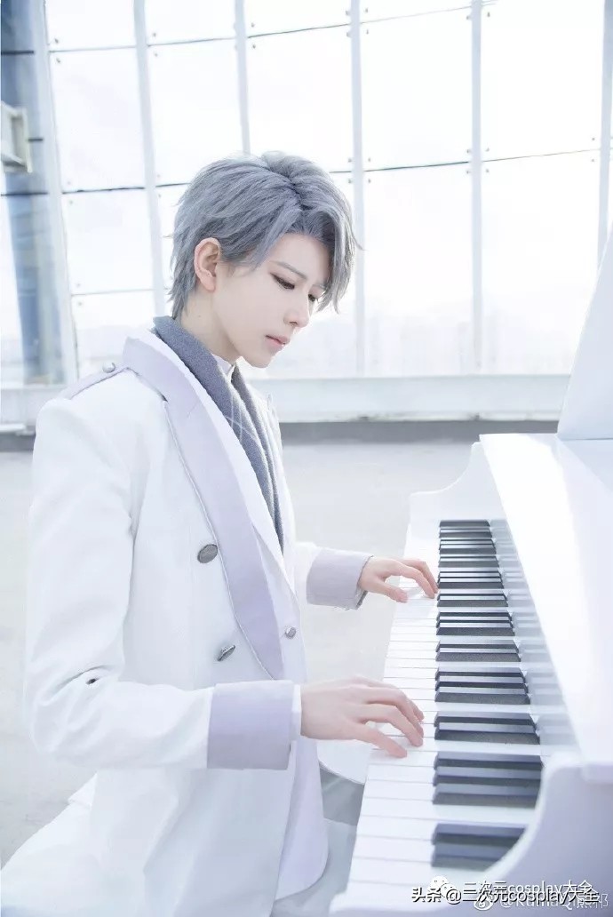 熊祁cos冰上的尤里图片,熊祁cos恋与制作人全员