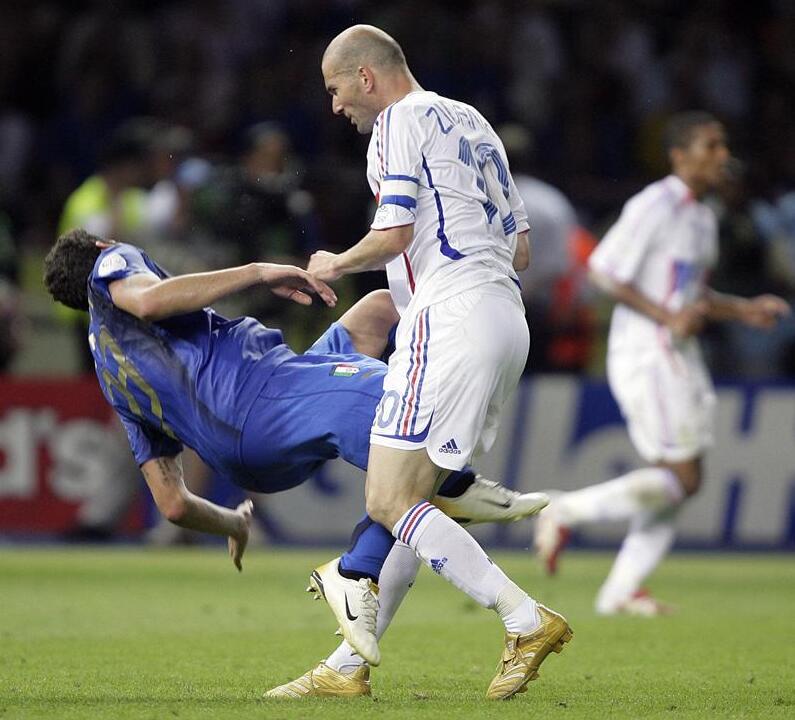 足坛十大恶人组,十大足坛恶人中国