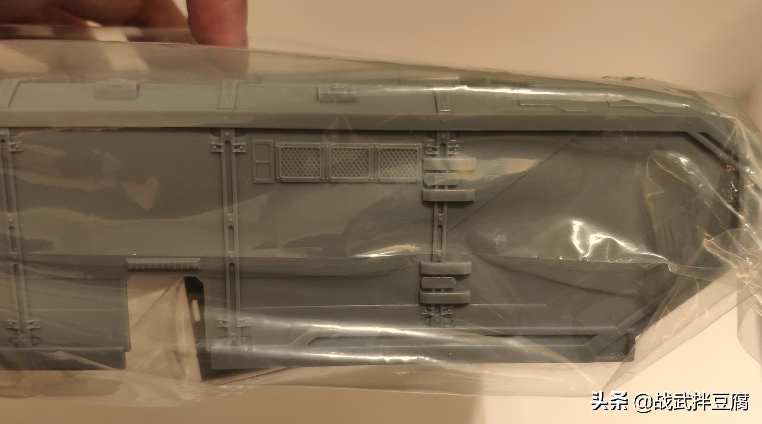 流浪地球运输车模型开箱视频,载具模型流浪地球