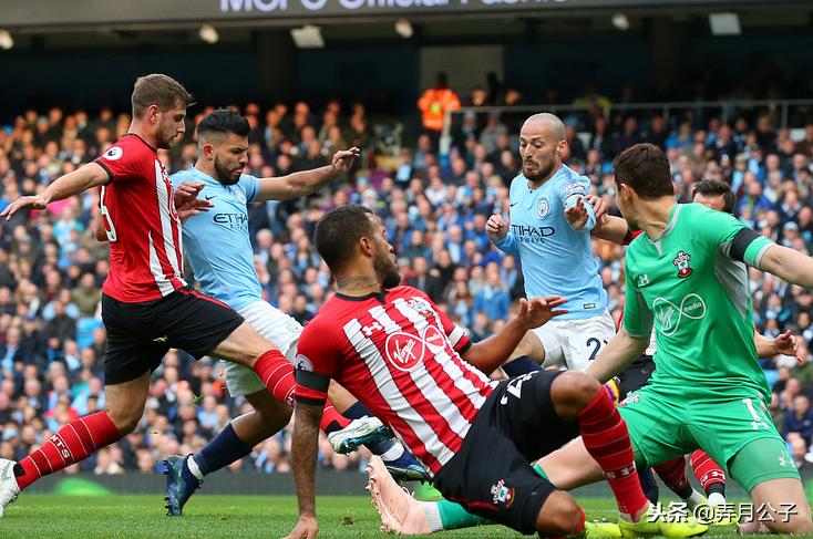 暴虐“圣徒”！南美BUG神锋领跑射手榜，与梅西基情值得回味