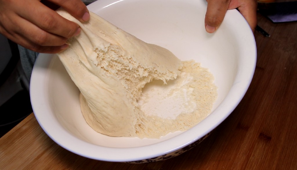 蒸馒头和面的时候用热水还是凉水,蒸馒头用温水和面还是冷水和面