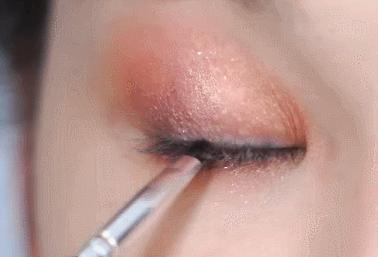 四色眼影盘怎么画眼影,新手眼影怎么画真的简单又好看