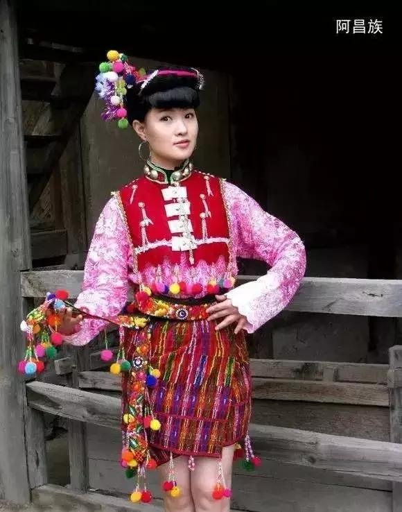 56个民族美女服饰图片大全,56个民族女生的漂亮服装