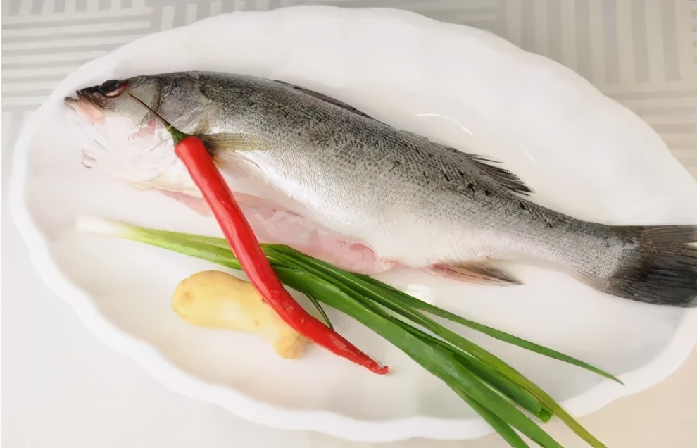 清蒸鱼为什么发甜,清蒸鱼怎么吃才苦