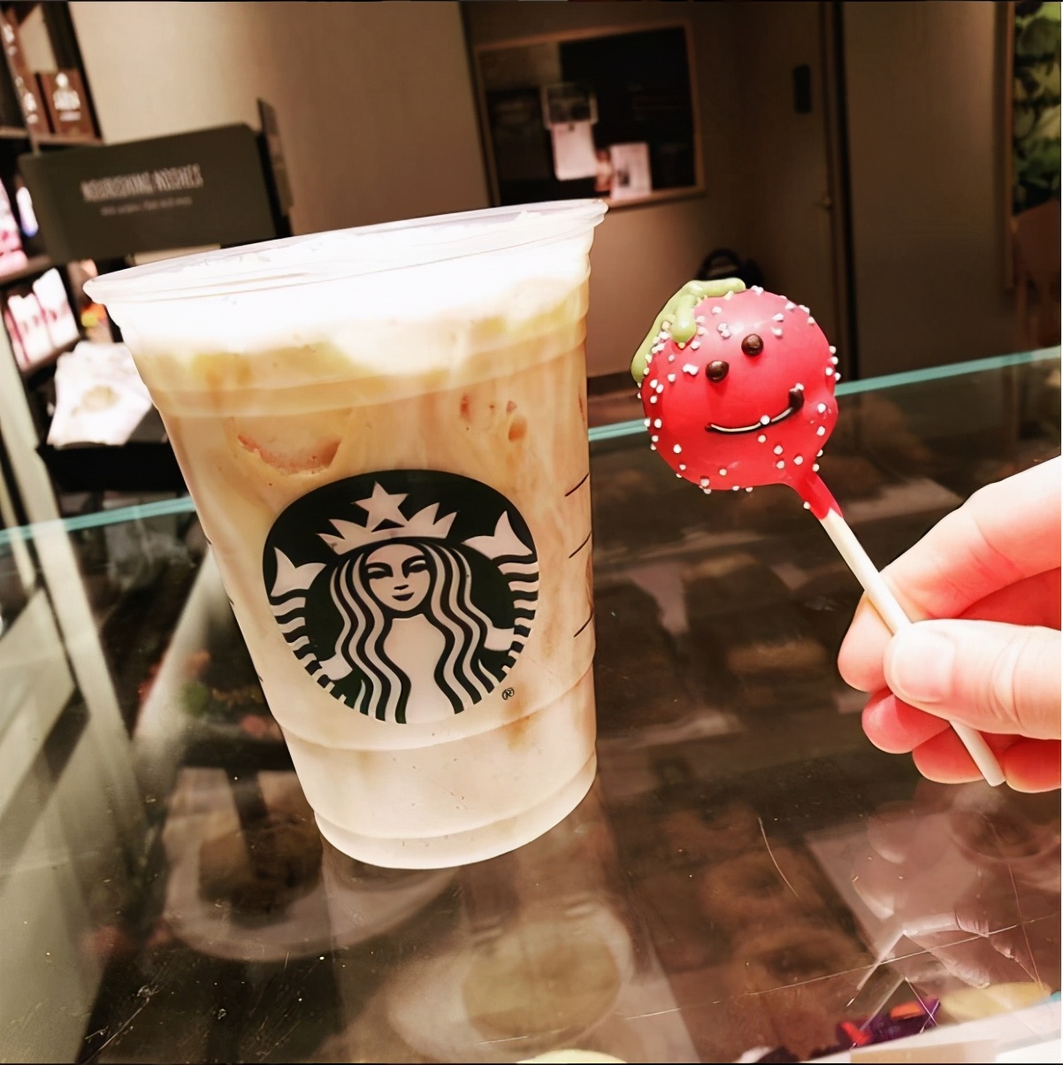 三四千的工资喝星巴克,女子月收入5000喝星巴克