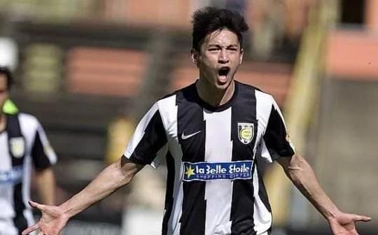 酸了！隔壁又双叒叕有球员登陆欧洲豪门了，我们的天才都去哪了？