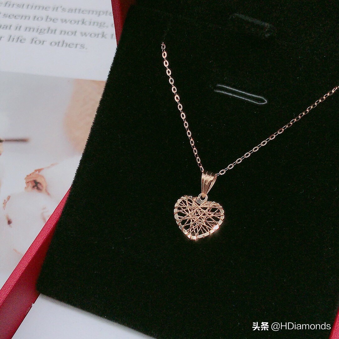 适合春夏的贵气感首饰,多彩首饰点缀细节不经意的时尚感