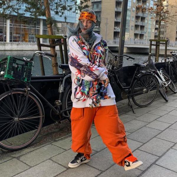 17岁少女有可能会超越LadyGAGA，2019最強乐坛新人怪奇比莉是谁