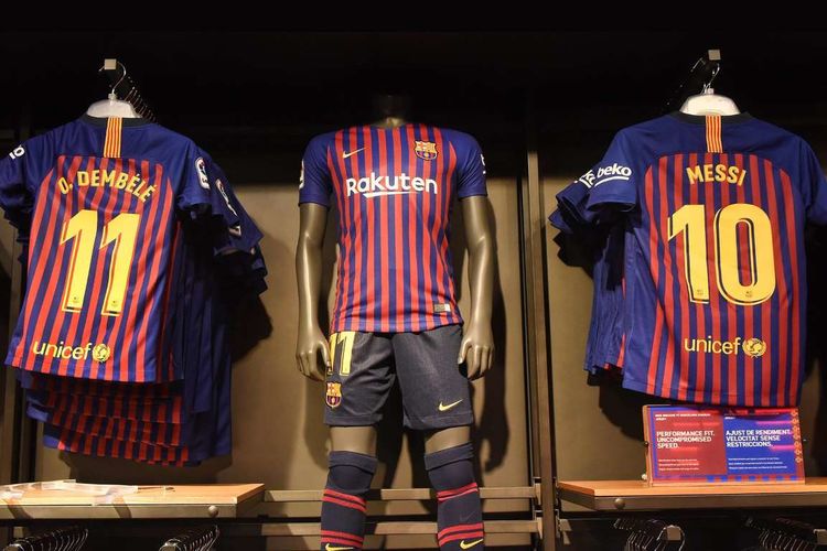 去巴塞罗那买什么纪念品,巴塞罗那官方纪念品在哪买