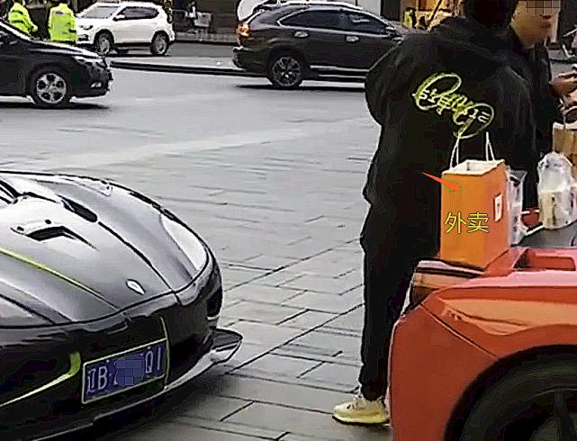 富二代开2500万兰博基尼回家,富二代开兰博基尼低调过界