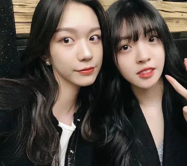 “群聊3姐妹”曾言论惹争议，今王文也逐梦导演圈，另外2位怎样了