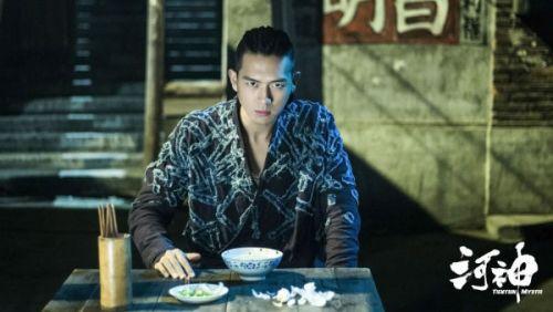 从“荆州胖子”到现男友，李现，凭什么火