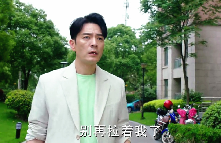 老婆炒菜他却偷偷叫外卖，《陪你一起长大》中老公比孩子更难长大