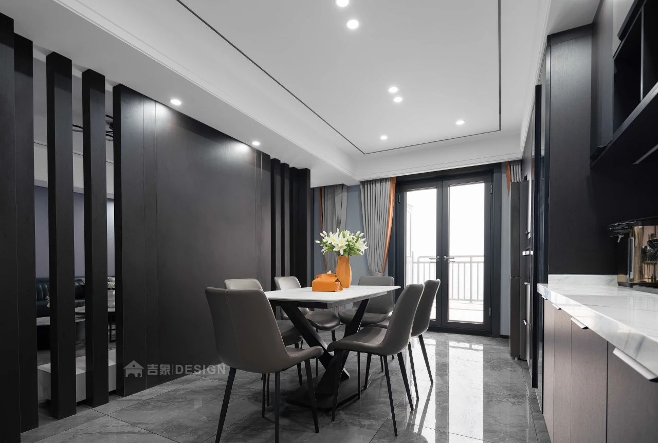 家庭餐桌如何配菜品好看,家庭聚餐实用的餐桌