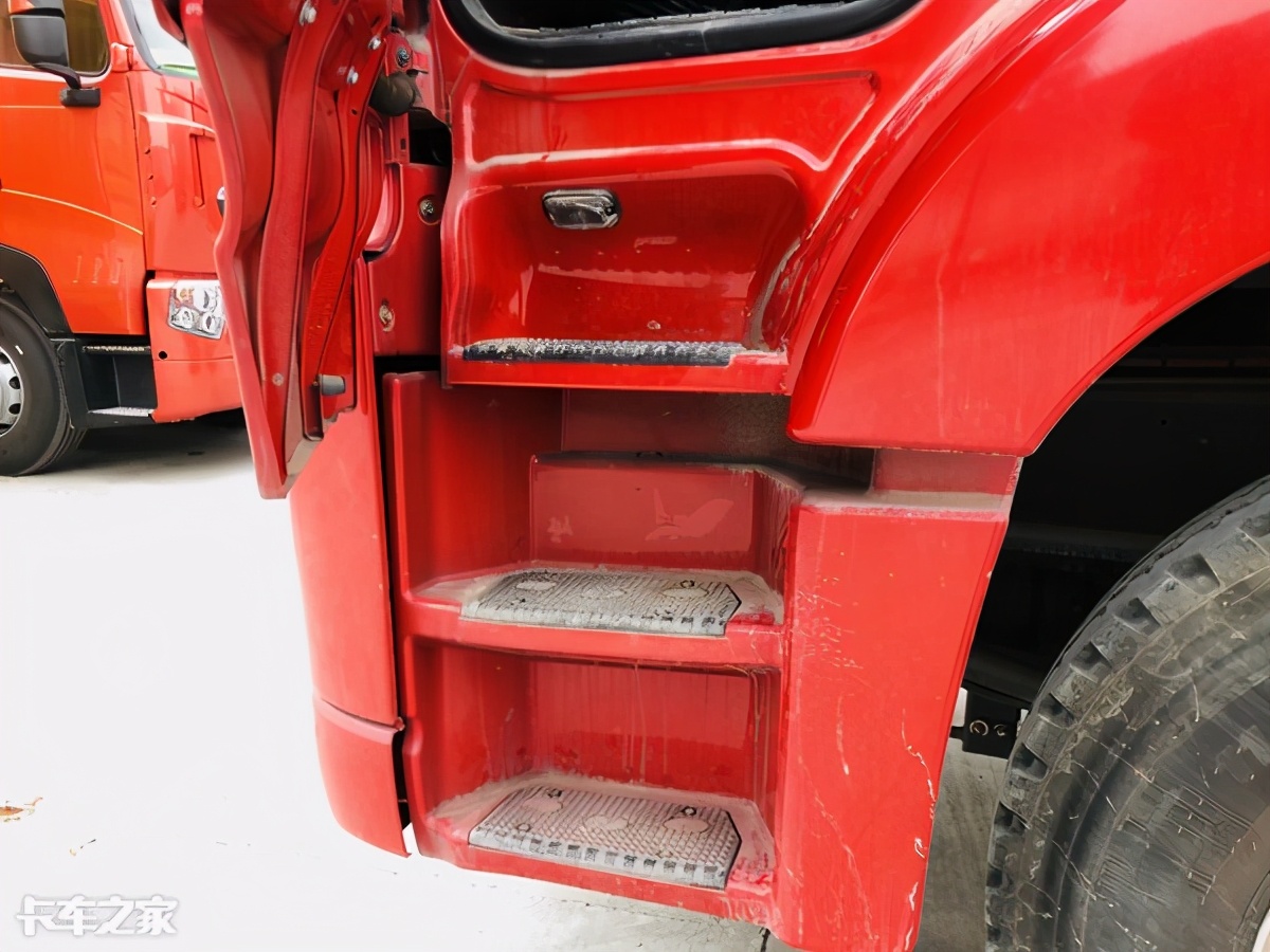 240马力玉柴配8挡法士特，徐工G5小三桥载货车只要22万