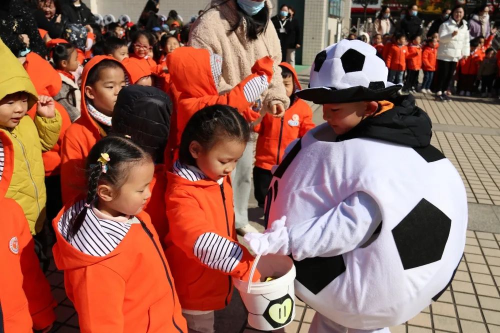足球嘉年华暨六一活动,幼儿园足球嘉年华开幕