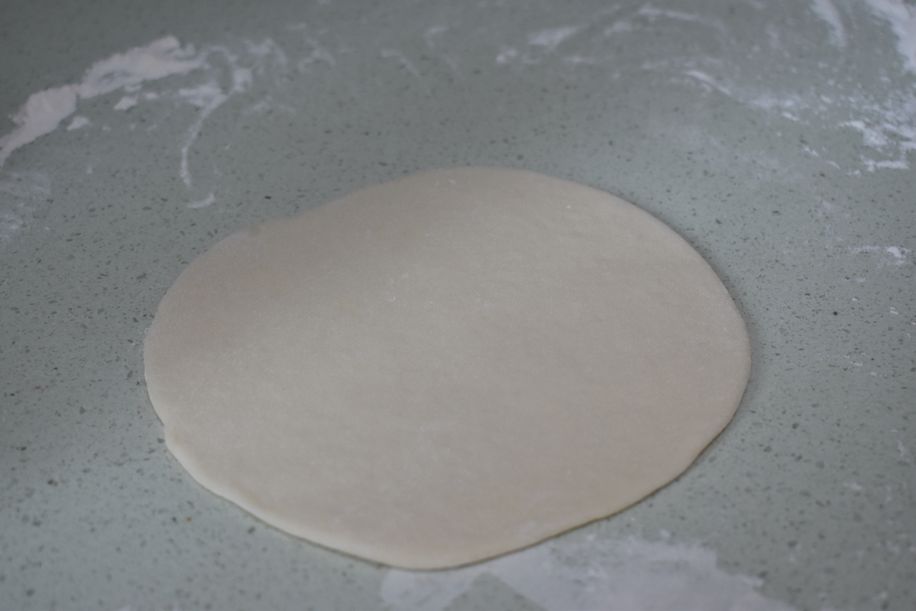 家常版披萨好吃不腻值得大家拥有,底部焦脆的披萨