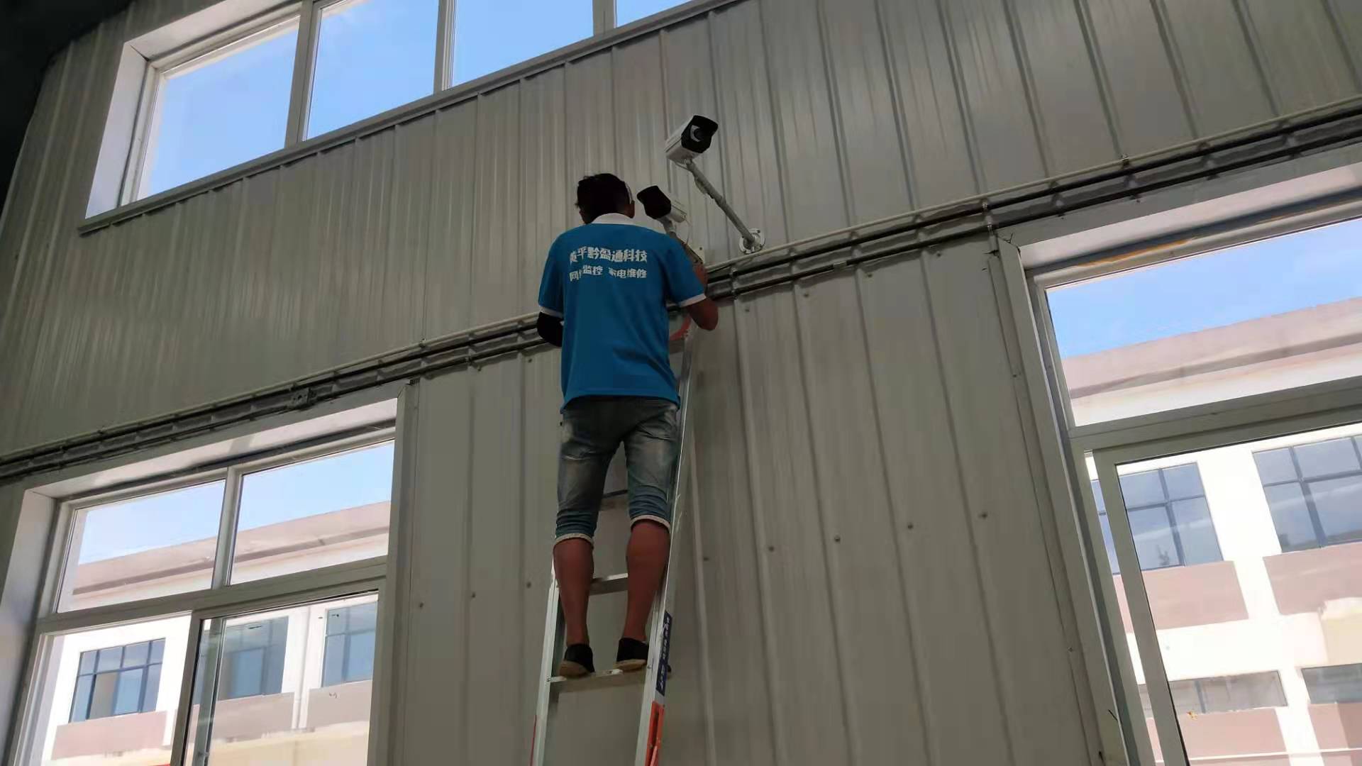 25个摄像头报价3万块被拒绝，结果用户网购回来叫我400元一天安装