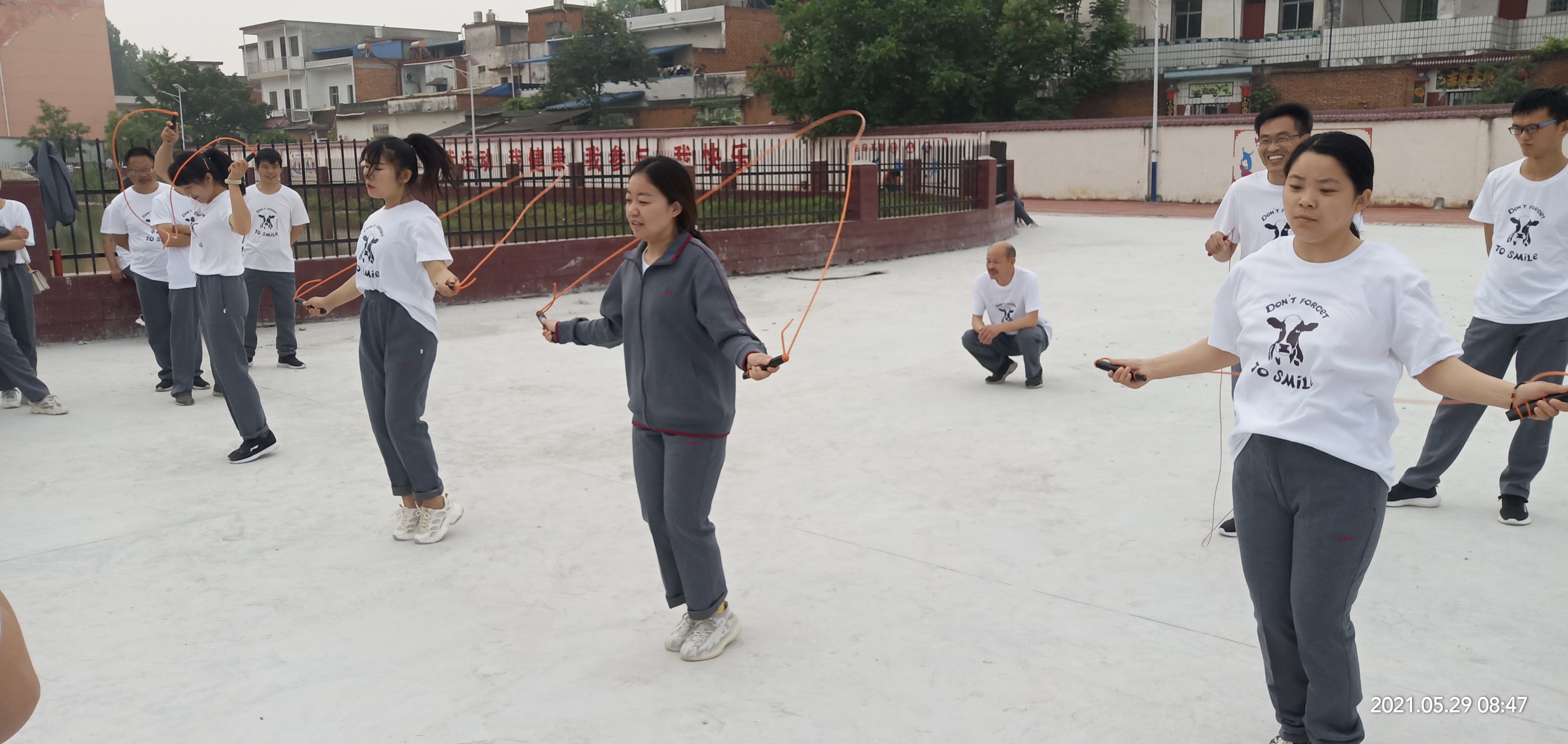 乡镇举行职工运动会,干部职工运动会豪情开赛