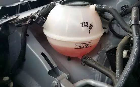 用低温冷却液有没有影响,冷却液少了会不会烧缸